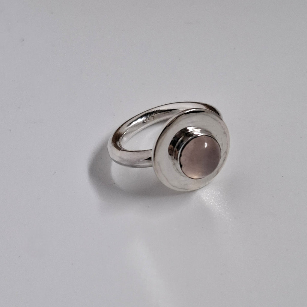Rose Quartz set in sterling silver Size J 1/2